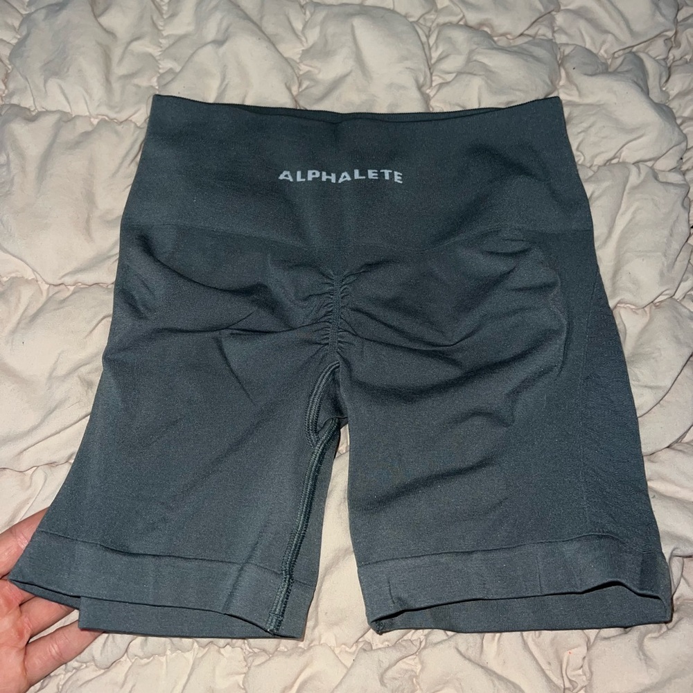ALPHALETE SHORTS (grey)